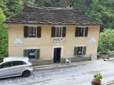 Im Ort  Ponte Spoccia geräumiges Haus mit Garten und Parkplatz zu verkaufen