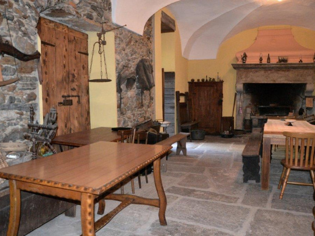 Anzola: Doppelhaushäfte in einem ehemaligen Kloster in der Nähe von Verbania Lago Maggiore und des National Park Vall Grande