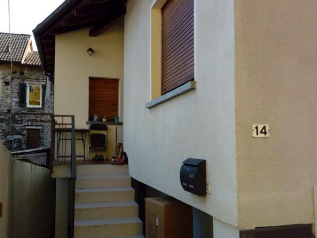 Arizzano, kleines Einfamilienhaus im Dorfzentrum