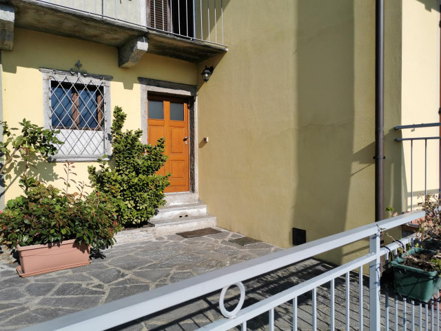 Fontotoce ( Teilort von Verbania ) komplett renoviertes Haus mit schöner See Sicht auf den Lago Maggiore
