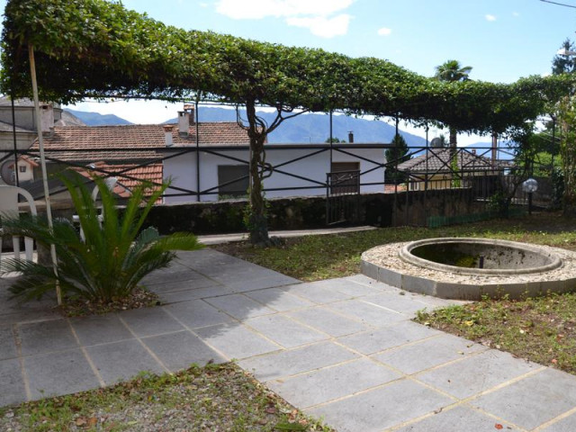 Cannero Doppelhaushälfte mit kleinem Garten und Seesicht auf den Lago Maggiore