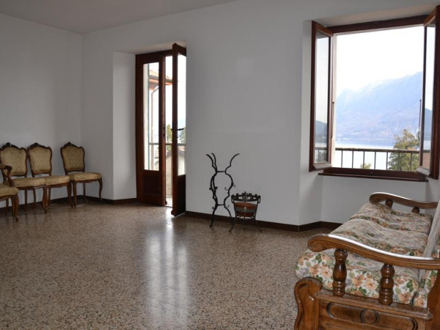 In der Ortschaft Biganzolo ( Lago Maggiore ) Dorfhaus mit zwei separaten Wohnungen zum renovieren.