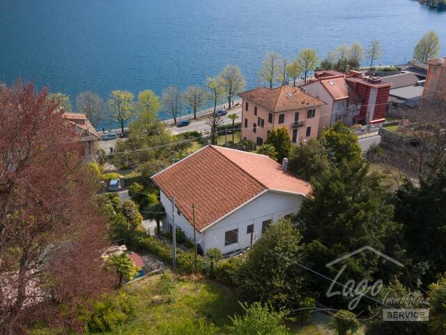 In Omegna direkt am der See-Promenade Haus von 260² sowie Garten von 2000m² und separaten Gebäude von 130m²