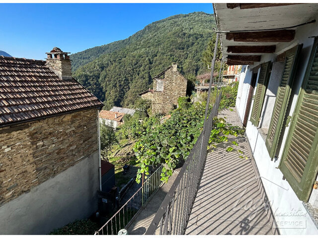 Aurano Freistehendes Haus mit Grundstück und Panoramablick