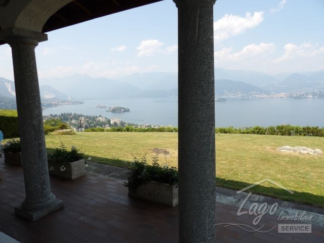 Stresa Villa mit einzigartigem Blick auf den Lago Maggiore und den Inseln