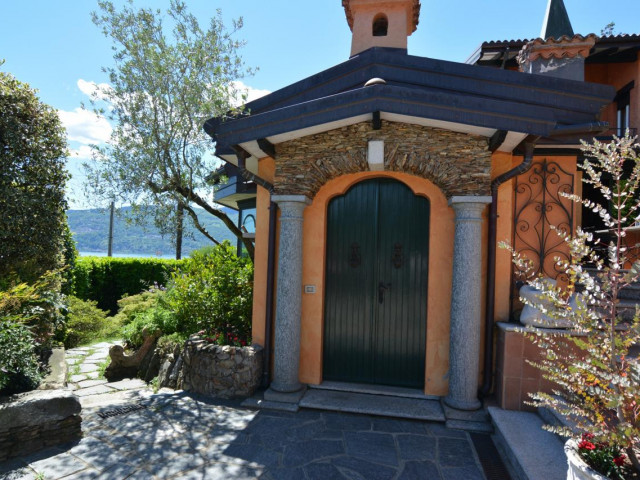 Verbania Teilort Pallanza wunderschöne Villa mit herrlichen Blick auf den Lago Maggiore