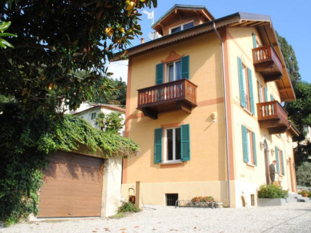 Ghiffa Ortsteil Frino Lago Maggiore Jugendstil Villa mit Pool und super Seesicht auf den Lago Maggiore