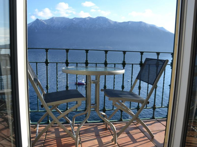 Ghiffa super moderne komplett renoviert 3 Zimmerwohnung mit traumhaften Blick auf den Lago Maggiore,nur wenige Schritte zum Yach