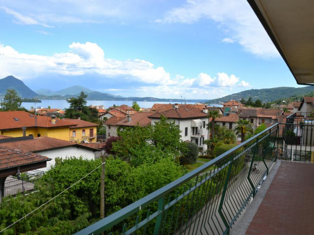 Baveno renovierte 3 Zimmerwohnung mit super schönen Sicht auf den Lago Maggiore